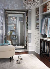 Walk in closet with a gigantic mirror, YES PLEASE!