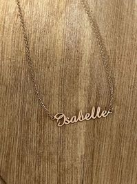 This necklace is lovely it can be worn daily with any kind of outfit #letternecklace #chainnecklace #customnecklace #namenecklace