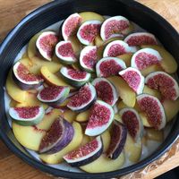 Weekend Is Here And There Is No Better Way To Start It Than #bakery #baking #cake #cakerecipe #comfortfood #cozyfood #figs #fruitycake #instavegan #nourishyoursoul #peaches #plantbasedfood #plantbasedrecipes #recipe #Treat #veganbakery #vegancake #vegancommunity #vegandeutschland #veganeats #veganerezepte #veganfood #veganfoodie #veganfoodlovers #veganfoodporn #vegangermany #veganlife #veganrecipe #vegansofig #vegantreats