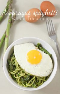 Asparagus spaghetti with a fried egg - simple, cheap, delicious!