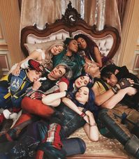 These Pictures of the Descendants Cast Hanging Out Prove They Really Are One Big Family