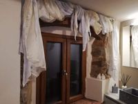 tende a drappo bicolore su bastone per bagno #ganitende #gani #tende #tendedainterni #tendaggi #curtains #arredamento #interiordesign #madeinitaly