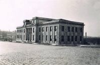 Escuela de Peritos recién construida