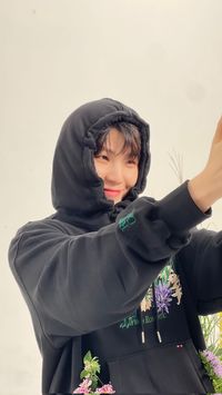 쿱정원 on Twitter: "woozi_universefactory 🖤💐📷 #우지 https://t.co/762qU9MEQe" / Twitter