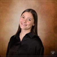 Photographe en studio photo, nous vous accueillons à Saint-Maur-des-Fossés sur rendez vous pour capter votre personnalité !