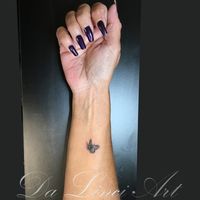 Small butterfly tattoo, gemaakt door Linda www.dalinciart.nl #dalinciart #tattoo #smalltattoo #butterfly #butterflytattoo #smallbutterflytattoo #blackandgreytattoo #finelinetattoo #tattoos #tattooforwomen #womantattoo #tattooshop #zwijndrecht