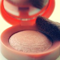 Keep your makeup out of a landfill by repurposing those plastic cosmetic containers into something you can use. Maybe you’re thinking this might be a little too crafty for you, but these upcycled makeup compacts are a cinch whatever your skill level.