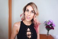 Mi opinión sobre Colorista Washout de L’Oréal. En este post os enseño paso a paso cómo me he dado mechas rosas con Colorista Washout de L’Oréal. Melena rubia con tonos rosados. Colores de fantasía en el cabello. Look de festival para el cabello. #pelorosa