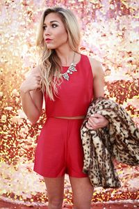 This set is perfect for anyone who loves spreading holiday cheer! Throw this set on with some boots and a long cardigan and tights for a chic look that would make Taylor Swift jealous!