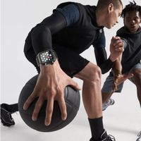 The Titan Sports apple watch band and cases features a waterproof score of IPX5. Dive as deep as 330 feet (100 meters). Embrace the adventure, have fun and don't worry about water damage to your apple watch! 😱 🌎 Free Shipping