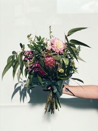 Não tem floricultura perto de casa ou está com preguiça de sair? Confira no link nossa seleção com 7 floriculturas que tem serviço de delivery! - FLO Atelier Botanico (Foto: Divulgação) #plants #plantas #flores #flowers #casavogue