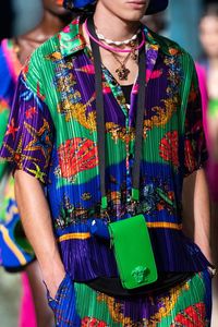 Oct 3, 2020 - Versace Spring 2021 Ready-to-Wear collection, runway looks, beauty, models, and reviews.