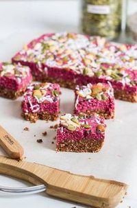 Pin this for the most delicious (and healthy) Chocolate Berry Superfood Bars | Pinned to Nutrition Stripped | Sweets + Desserts