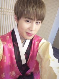 HOTSHOT on Twitter: "#성운 허허~ 다들 설은 잘 보냈냐고 전해라~ https://t.co/8WlIHeBCBH"