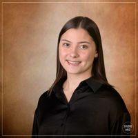 Photographe en studio photo, nous vous accueillons à Saint-Maur-des-Fossés sur rendez vous pour capter votre personnalité !