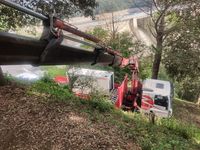 Proyecto de sustitución de uno de los grupos estropeados en el Pantano de Sau. Desmontando el viejo e instalando el nuevo, con nuestros medios tanto de transporte como de instalaciones. / Project to replace one of the damaged units in the Sau reservoir. Dismantling the old one and installing the new one, with our means of transport and installations. / Projet de remplacement d'une des unités endommagées du réservoir de Sau.