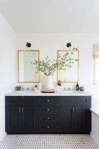 black / white bathroom inspiration