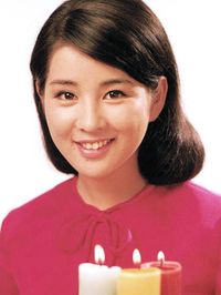 Yoshinaga Sayuri (吉永小百合) 1945-, Japanese Actress
