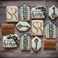 Swanky Sweets on Instagram: "Nothing says “welcome home” like personalized cookies! #royalicingcookies #edibleart #customcookies #wenatcheecookies #libbysswankysweets #cookiesofinstagram #cookienobody #wenatchee #eastwenatchee #realtorcookies #realtorgifts #welcomehome #housewarmingcookies"