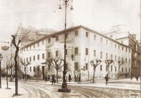 PANORAMA URBANO: Fachada del antiguo colegio de la Presentación, que se encontraba en la calle de las Barcas, actualmente desaparecido