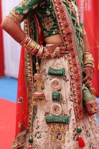 Latkan designs for lehengas are fashinable and trendy. #latkan #bridallatkan #bridedesigns