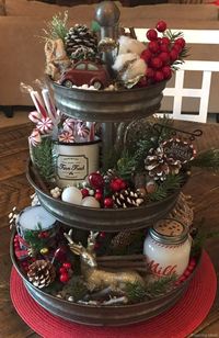 Beautiful, elegant and cozy Christmas centerpiece ideas to decorate your home for the holiday season. There are some DIY Christmas centerpiece options, and if you want to buy, there are some cheap options as well! A natural and beautiful addition to your Christmas table with floral and greenery. #ChristmasCenterpiece #ChristmasDecor #ChristmasDecorations
