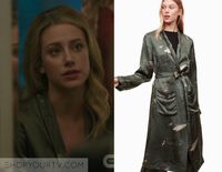 Riverdale: Season 3 Episode 3 Betty's Printed Green Silk Robe | Shop Your TV