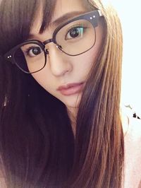 月9ドラマで話題の山賀琴子、初黒ブチ眼鏡姿が知的美女 | ドワンゴジェイピーnews - 最新の芸能ニュースぞくぞく!