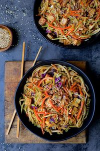 I love Asian food which is why I'm happy I found this easy vegan recipe! This vegan dinner recipe looks so delicious! #Vegandinnerrecipes #Easyvegandinnerrecipes #Asianvegandinnerrecipes