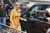SWIFTIES™ on Twitter: "Taylor Swift arriving at the NRJ Radio Station in Paris today. ✨😍… "