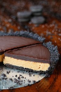 The BEST No-Bake Peanut Butter Pie recipe with NO cream cheese and NO cool whip!!!