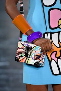Detalhes // Jeremy Scott, Nova York, Verão 2016 RTW // Foto 17 // Desfiles // FFW