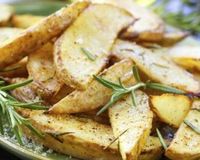 Potatoes minceur au romarin cuites au four : http://www.fourchette-et-bikini.fr/recettes/recettes-minceur/potatoes-minceur-au-romarin-cuites-au-four.html