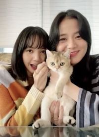 #blackpink #jisoo #lisa #블랙핑크 #지수 #리사 #instagram @sooyaaa__ @lalalalisa_m.