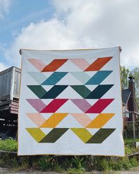 Excited to have a quilt large enough to cover my entire bed! My first time not using pre-cuts in a quilt. : modernquilts