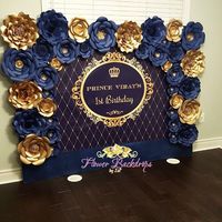 Here is a picture of this beautiful wall I was working on for a little boy first birthday…