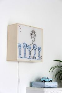 Lampe und Zeichenfläche in einem