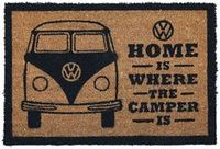 "Home Is Where the Camper Is" - geht es euch genau so?! Dann solltet ihr diese Fußmatte von VW direkt vor eure Tür legen, damit jeder sieht das ihr den VW Camper total abfeiert. Auf der Matte prangt der Spruch "Home Is Where the Camper Is" und ein cooler VW Camper.