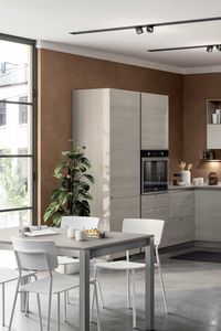 Urban Minimal is a strikingly attractive solution. The lack of handles makes the base and wall units less obviously “kitcheny” in style and enables the units and larders to dialogue more closely with the living area, creating a greater stylistic unity. #scavolini #homeliving #cucina #madeinitaly #kitchen #design #kitchendesign #kitcheninspiration #kitchenideas #interiordesign #homeinterior #designinspiration