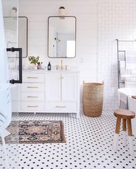 Found by SummerSunHomeArt || Home Decor DIY, Home Decor on a Budget, Apartment Decorating on a budget, Apartment Decorating College, Dorm Room Ideas, Dorm Room Decor, Dorm Decor, Tumblr Room Decor DIY, Boho Chic Decor, White Aesthetic, Modern Vintage, Interior Decorating, Scandinavian Interior, Nordic Interior, Home Office Ideas, Workspace, Desk Ideas, Bathroom, Kitchen, Home Organization Ideas, Small Space Living Rustic Home Decor, Rustic Decor, Minimalist Home