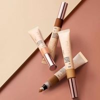 Corretivo Cushion Nude Me Una - 24 horas de duração, cobertura customizável, com tecnologia anti-fadiga. Perfeito para peles maduras, não acumula nas linhas de expressão. Suaviza bolsas e olheiras e protege a pele da luz azul, prevenindo o envelhecimento precoce. Textura leve, trata a pele com ativos da biodiversidade brasileira.