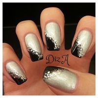 Black side swipe tip with glitter on silver bed