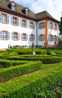 #SchlossGenuss 45: "Entdeckungstour durchs Markgräflerland #2: Schloss Bürgeln" @Reisemag. Das Schloss hat einiges zu bieten, Charmoffensive im Garten, Bierfreunde und eine grandiose Umgebung für Hochzeiten, Taufen o.ä.