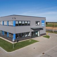 NEXT GmbH architektur design on Instagram: “#fertiggestellt Neubau Lagerhalle mit Bürogebäude Lagerhalle in Fertigteilbauweise mit Spannbetonbindern mit einer BGF von 7700m², sowie…”