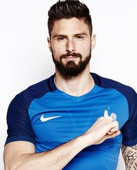 The French #9, ready to defend the home soil. Olivier Giroud and @equipedefrance take on Germany #EURO2016 #Giroud 📷: @matiasindjic #soccerdotcom....