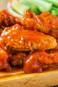 The Best Buffalo Wing Sauce Recipe with hot sauce, butter, vinegar, Worcestershire sauce, cayenne pepper, and garlic powder. Quick and easy 5 minute recipe. #buffalosauce #wings #kitchme #appetizers #recipes #quickandeasy