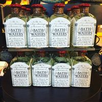 Read our guide on where to shop to buy the very best souvenirs in Bath, from local gin to authentic water from the hot spring