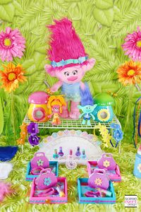 | TREND ALERT – Host a Trolls Party with these Trolls Party Ideas! | http://soiree-eventdesign.com