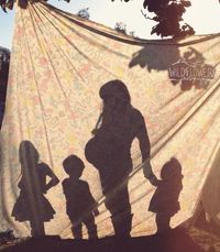 Adorable growing family silhouette! ♡ Maternity Photography | Outdoor | Pregnancy Photos | Pose Ideas | Photo Session Idea | Props | Siblings