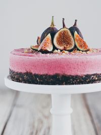 Raw fig cheesecake / Ashlae | oh, ladycakes, via Flickr